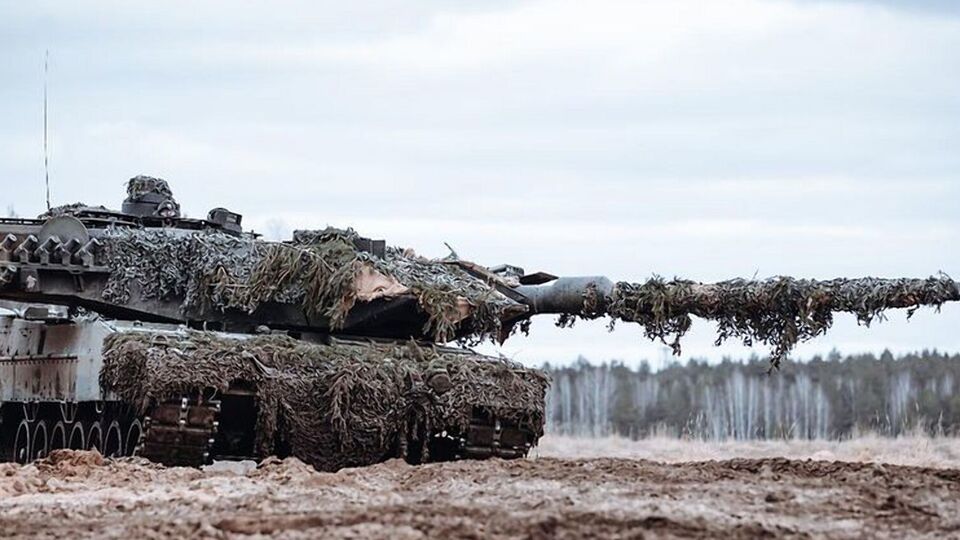 У пакет входять боєприпаси для танків Leopard 2, три колісні артустановки Zuzana 2 тощо