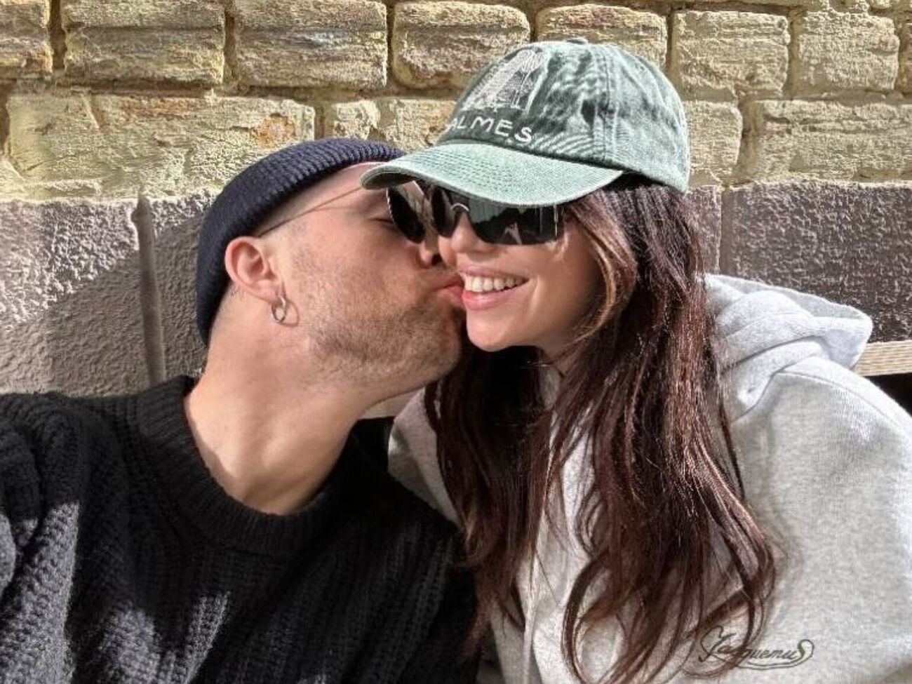 Кацурин является соавтором многих новых песен Дорофеевой