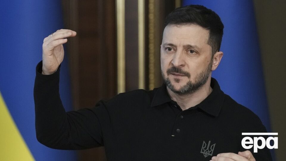 Зеленский подчеркнул, что, несмотря на заявление Путина о пасхальном перемирии, по Украине распространяется воздушная тревога