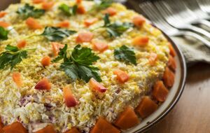 Для салата вам понадобится 250 г маринованных шампиньонов