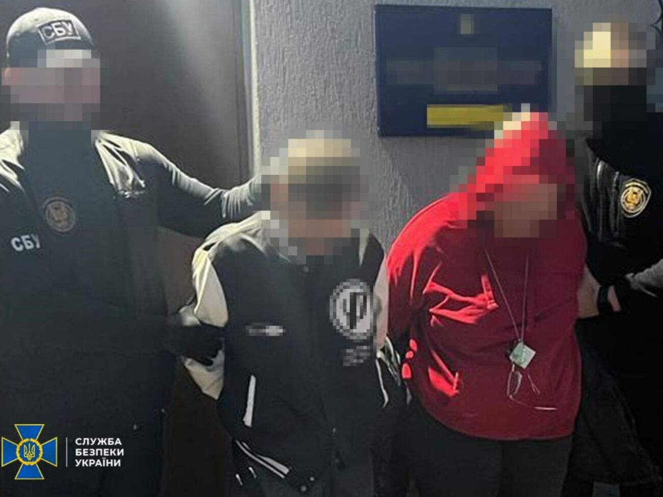 Их задержали с поличным, когда они несли взрывчатку в отделение полиции, сообщили в СБУ