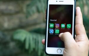 "Маючи деяку чутливу інформацію про дитину, або особисту, або ту, яка стосується вже виконаних простих завдань, куратор може шантажувати на предмет її розголошення", – повідомили у Нацполіції