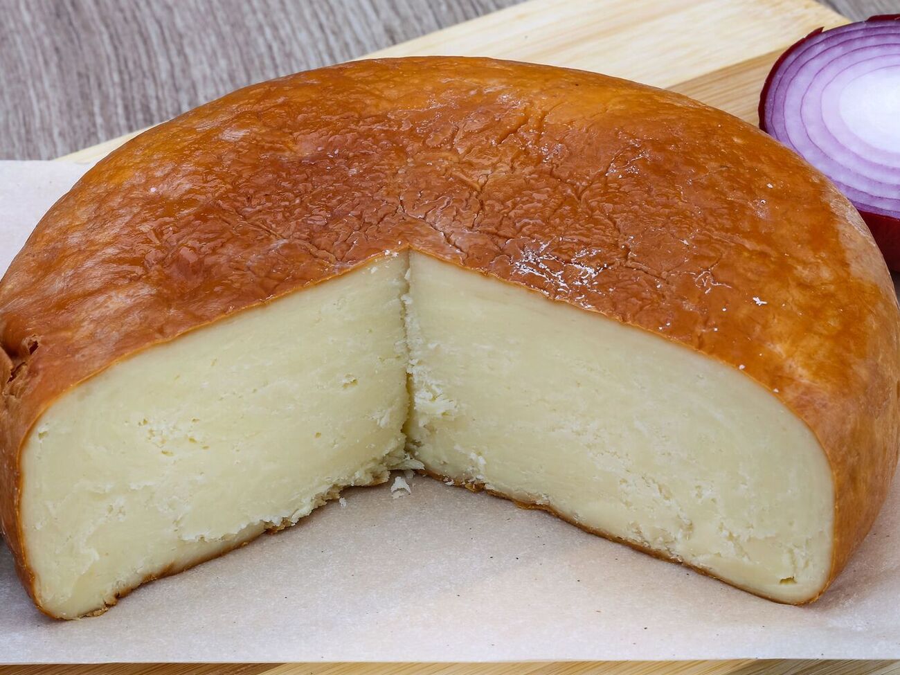 Для десерта вам понадобятся 1 л молока, 10 яиц и 90 г сахара