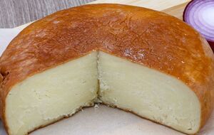 Для десерта вам понадобятся 1 л молока, 10 яиц и 90 г сахара