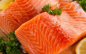 Вам понадобится 4% соли + 2% сахара от веса филе