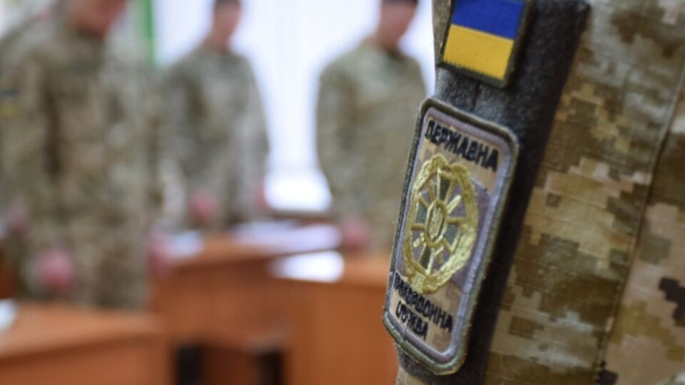За два дня до этого в Хмельницком обнаружили мертвым 20-летнего курсанта академии ГПСУ с огнестрельным ранением
