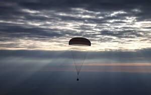 Астронавт и космонавты приземлились в Казахстане