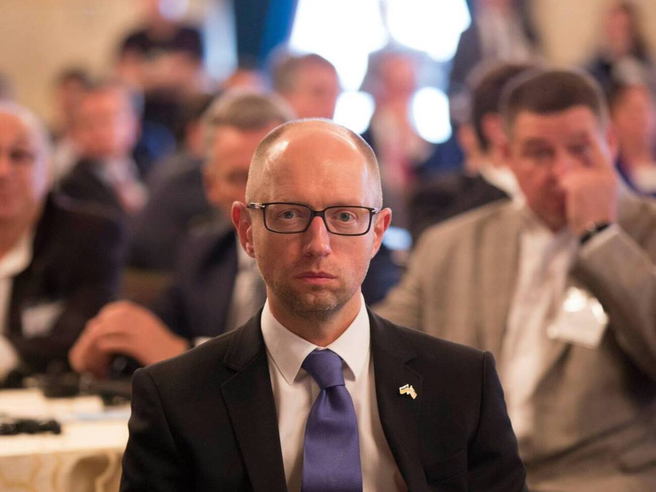 Яценюк: Пусть Воскресение Христово принесет свет в каждую украинскую семью