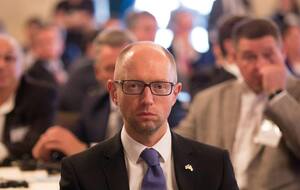 Яценюк: Пусть Воскресение Христово принесет свет в каждую украинскую семью