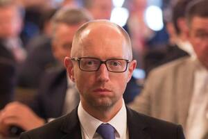 Яценюк: Пусть Воскресение Христово принесет свет в каждую украинскую семью