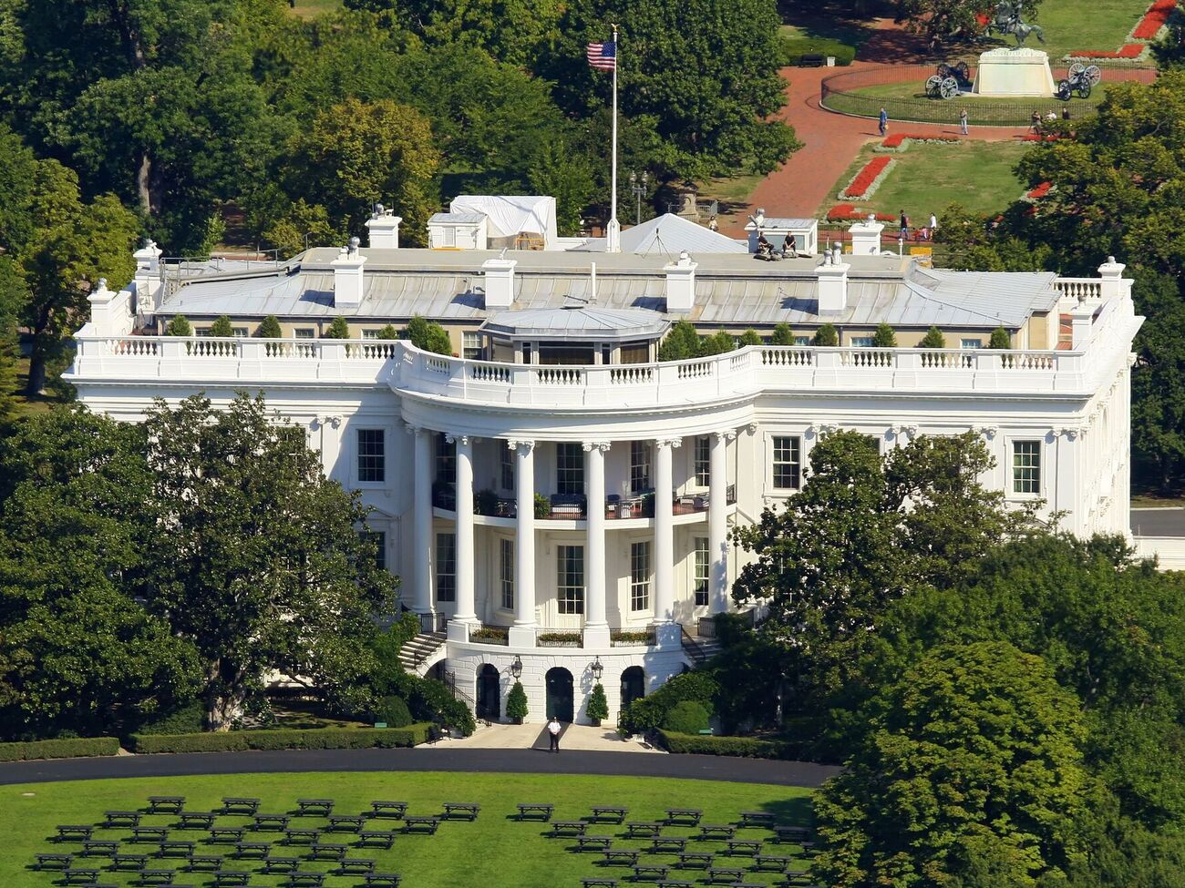 Понад 11 тис. співробітників дізналися конфіденційну інформацію про Білий дім