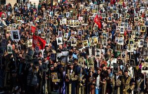 Медиа добавляет, что обычно на такие акции должны дать разрешение муниципальные власти