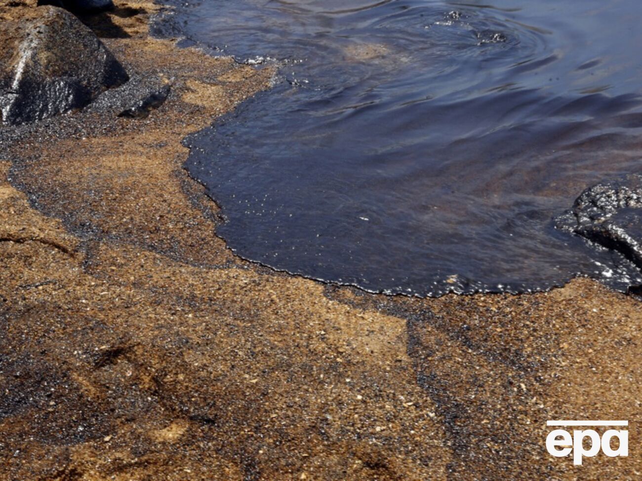 Российские суда представляют угрозу для экологии, заявили в ЦПД