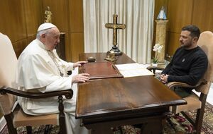 Зеленский отметил, что миллионы людей во всем мире оплакивают трагическое известие о смерти Франциска