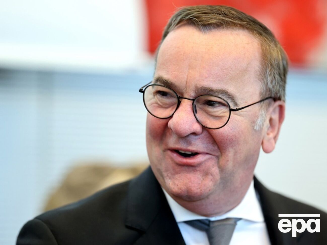 По словам Писториуса, ни в какой другой стране не было таких публичных дебатов о передаче конкретного оружия в Украину