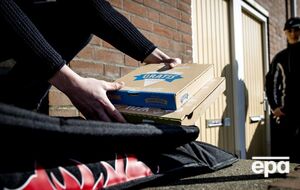 Непрошеные заказы курьеры привозят судьям и их семьям