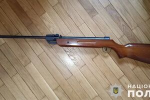 Медики сообщили полицейским о госпитализации в Одесскую областную детскую клиническую больницу девочки с ранением нижней челюсти и шеи