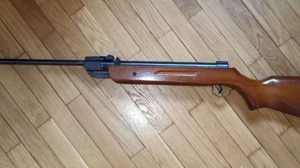 Медики сообщили полицейским о госпитализации в Одесскую областную детскую клиническую больницу девочки с ранением нижней челюсти и шеи