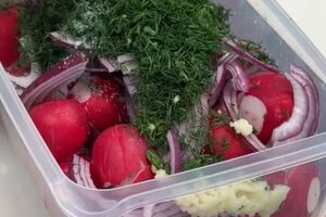 Редиску во время приготовления нужно слегка отбить