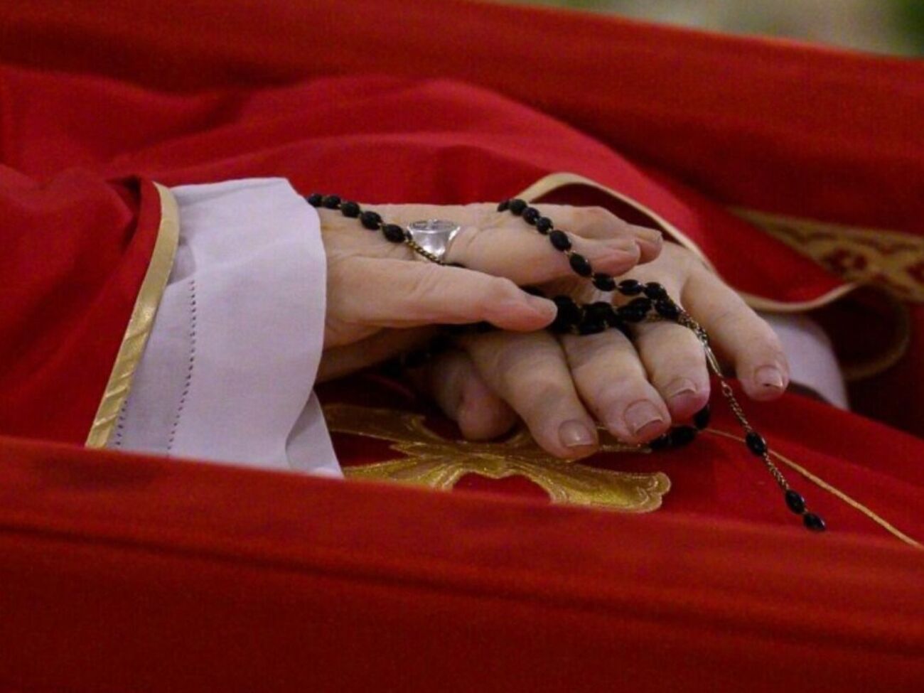 Тіло понтифіка віддадуть землі 26 квітня