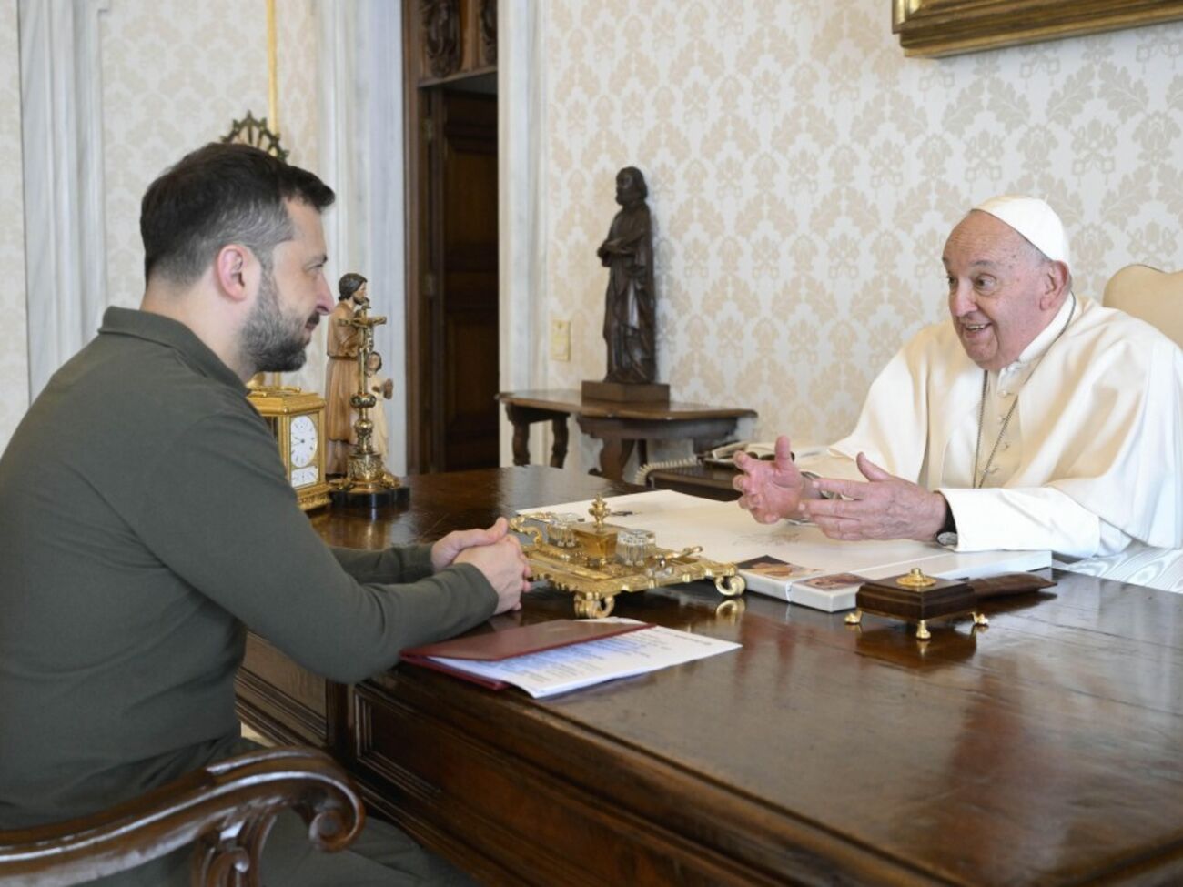 Зеленський кілька разів зустрічався із Франциском