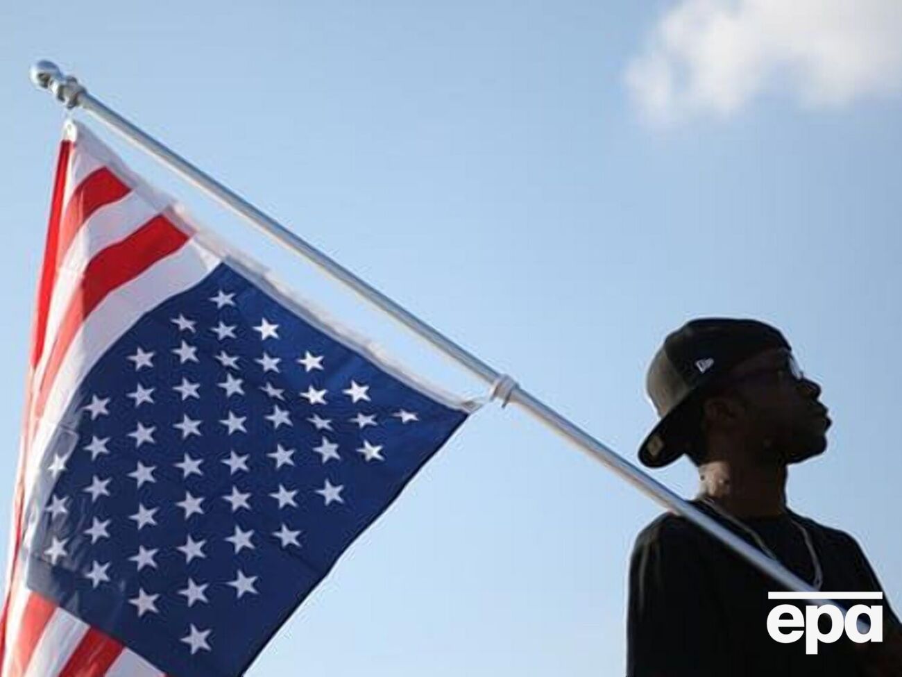 Продукцию из Камбоджи будут облагать высокими пошлинами в размере 3521%, поскольку ее компании не сотрудничали с США