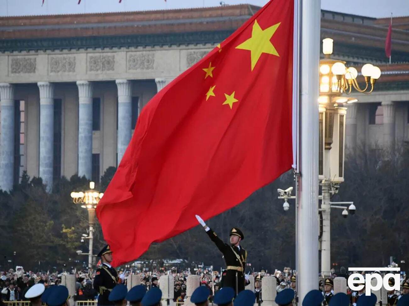 СМИ отмечает, что 21 апреля южнокорейские таможенники встретились с американскими чиновниками, чтобы обсудить совместные усилия в расследовании