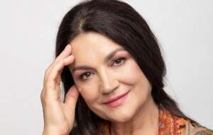 У театрі імені Івана Франка Сумська працює з 1977 року