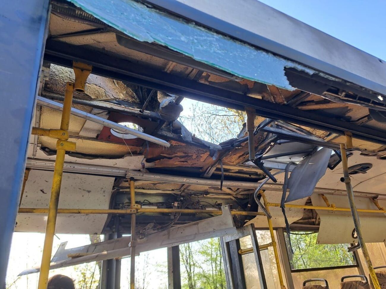 Безпілотник влучив в автобус