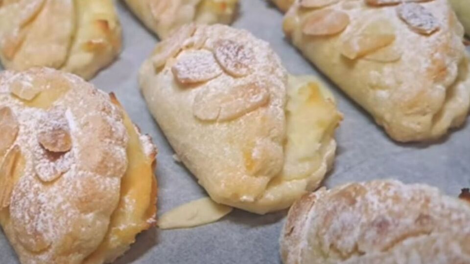 Випікайте печиво за температури 200 °С без конвекції до готовності