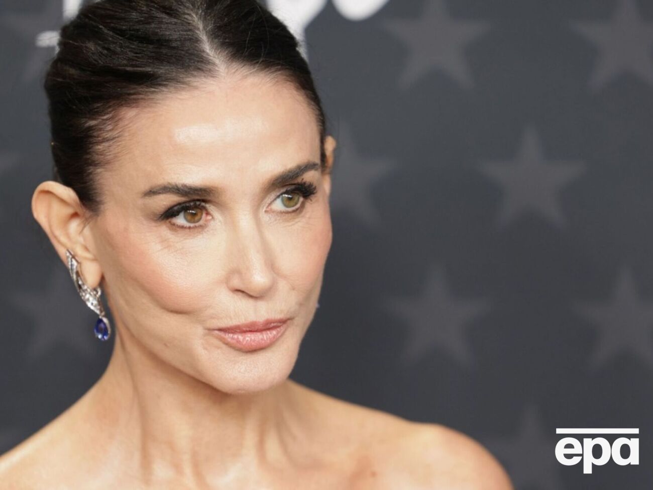 Деми Мур: У меня небольшая седина, которая делает мои волосы тусклыми