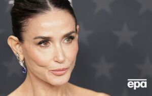 Деми Мур: У меня небольшая седина, которая делает мои волосы тусклыми