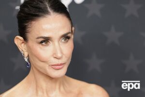 Деми Мур: У меня небольшая седина, которая делает мои волосы тусклыми