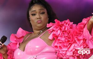 Lizzo: Я любила отвлекаться на еду. Я любила отвлекаться на выпивку. Я любила отвлекаться на проблемы, которые создавала
