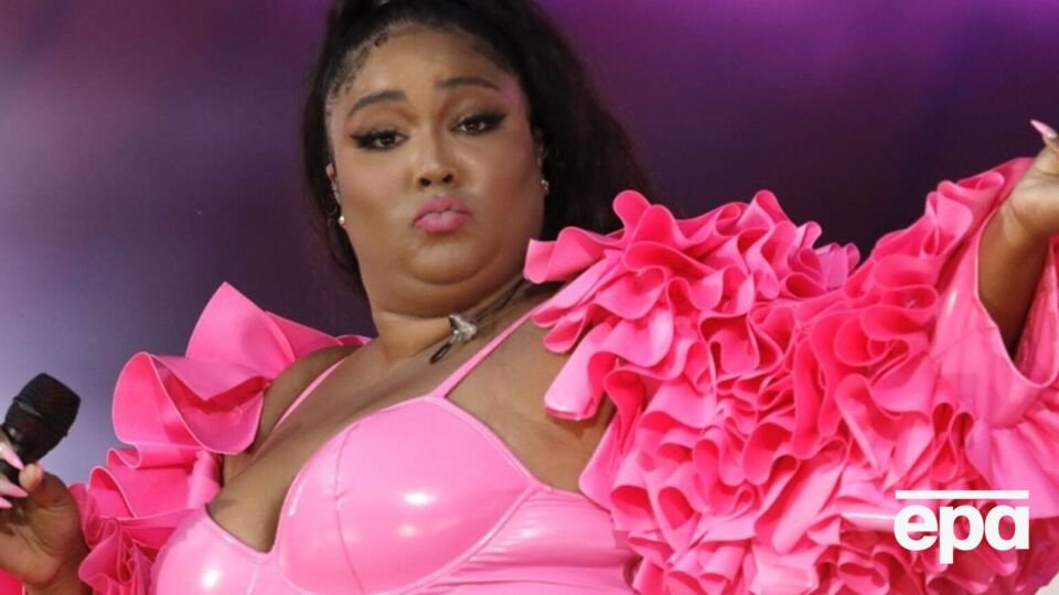 Lizzo: Я любила отвлекаться на еду. Я любила отвлекаться на выпивку. Я любила отвлекаться на проблемы, которые создавала