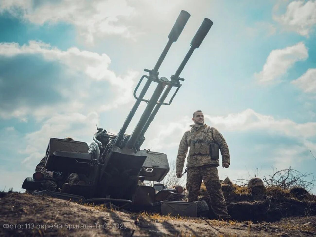 В общей сложности радиотехнические войска Воздушных сил ВС Украины обнаружили и осуществили сопровождение 215 воздушных целей противника
