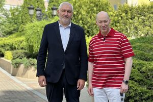 Фейгін і Гордон обговорили мирні переговори щодо України