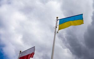 Инцидент на могиле в Польше Киев и Варшава считают провокацией