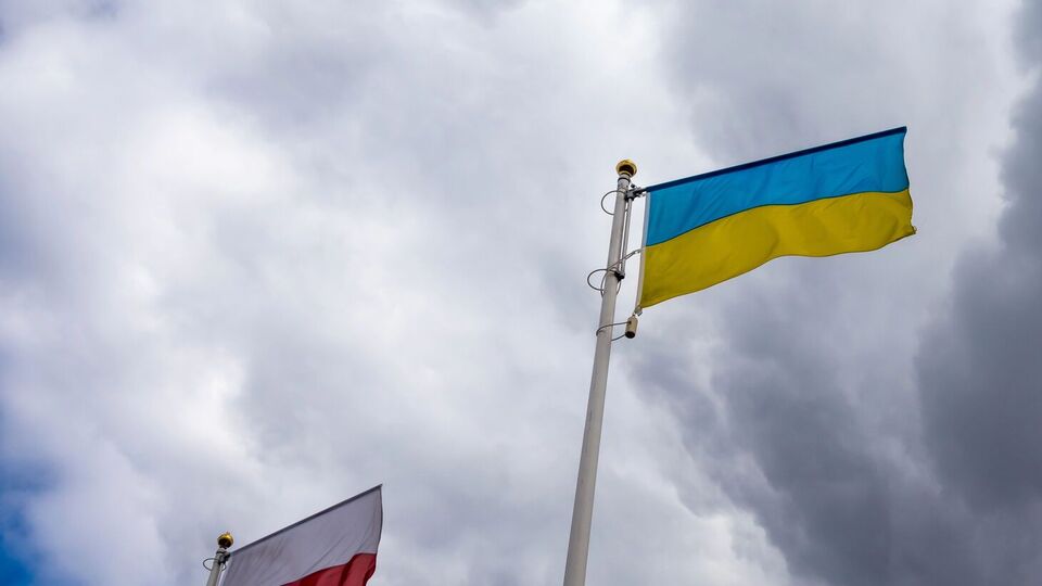 Инцидент на могиле в Польше Киев и Варшава считают провокацией