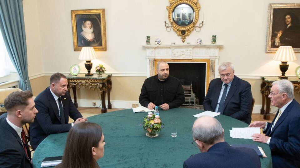 І Келлог, і Умєров вважають зустріч делегацій позитивною