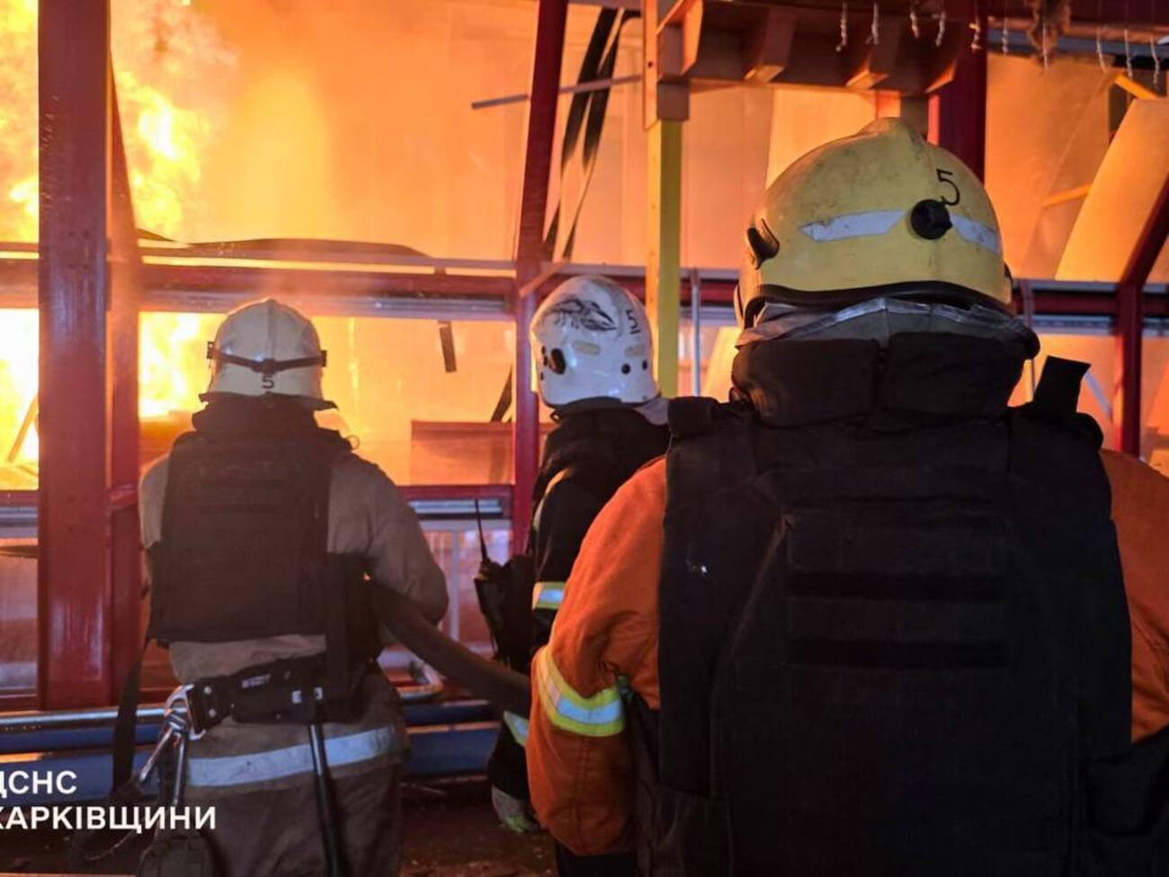 Как отметили в сообщении, один из последних ударов был по району плотной жилой застройки