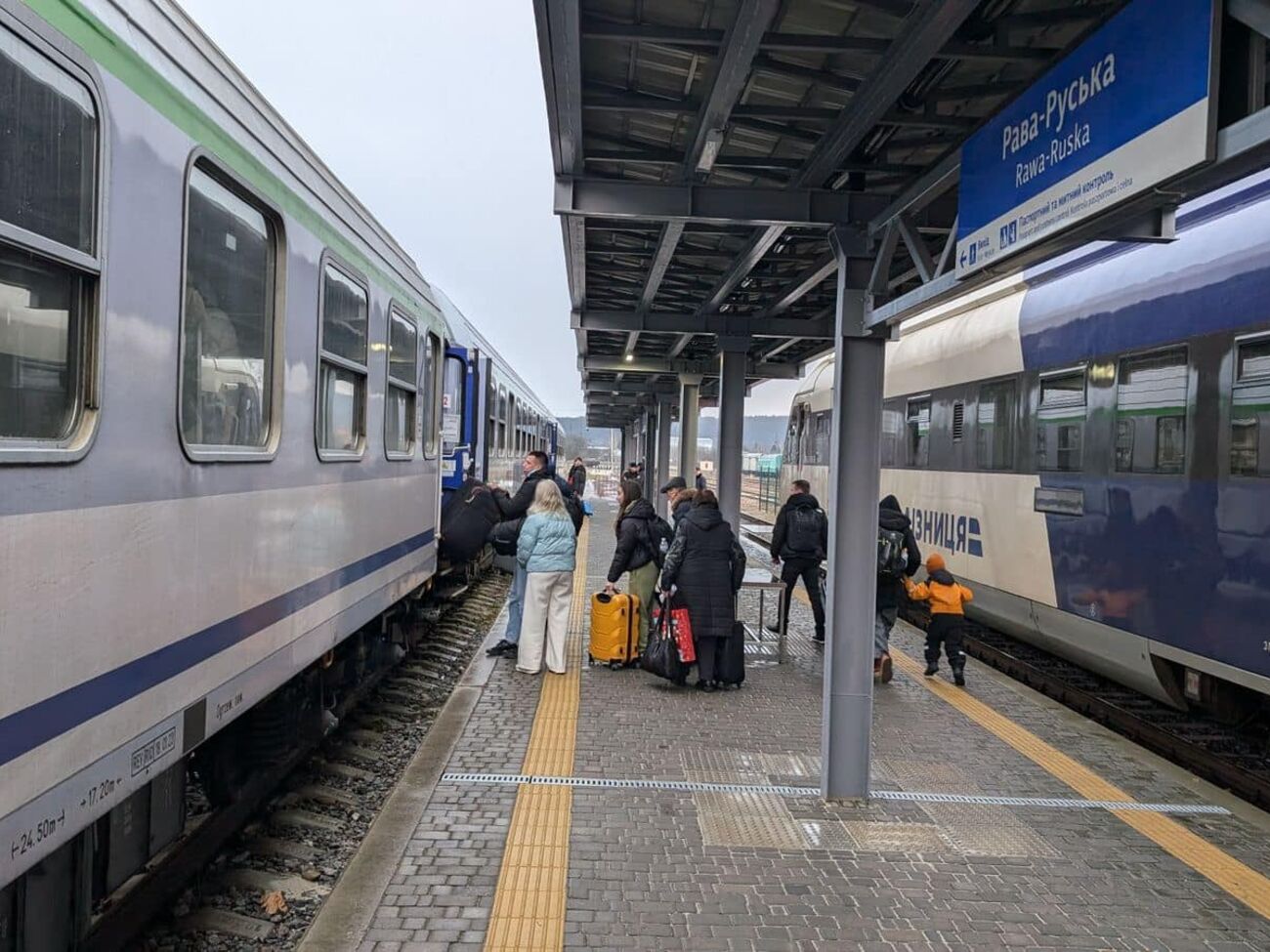 Обстрел не нарушил график движения поездов