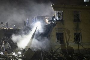 Разбор завалов в Киеве продолжается с ночи