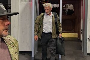 Пенн набил тату, когда был на фронте