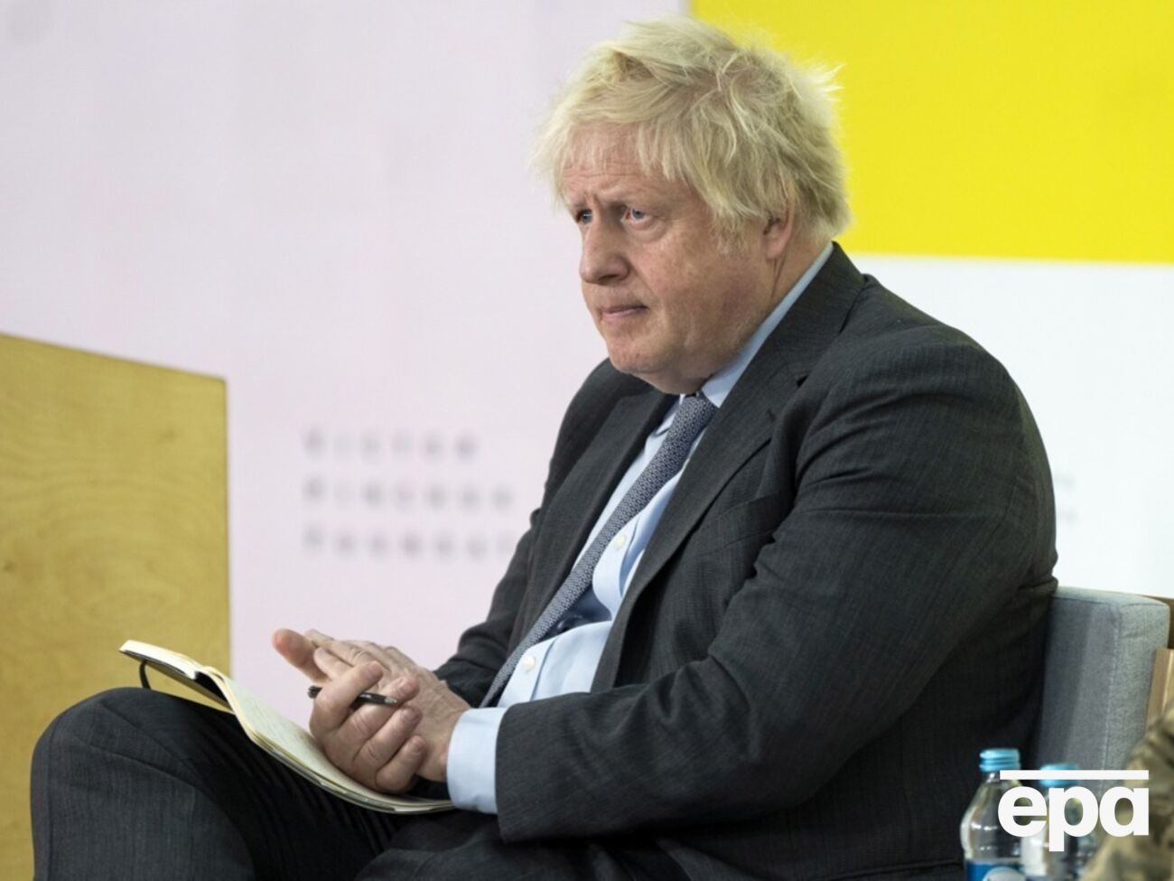 Джонсон: Что касается Украины, что она получит после трех лет героического сопротивления против жестокого и неспровоцированного вторжения?