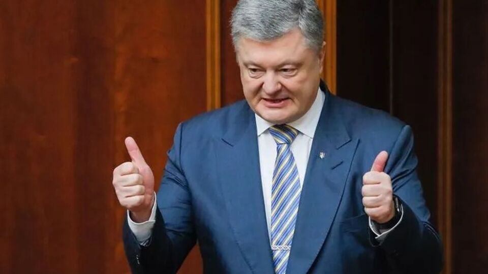 Політолог заявив, що Порошенко в поїздках вирішує свої особисті політичні питання