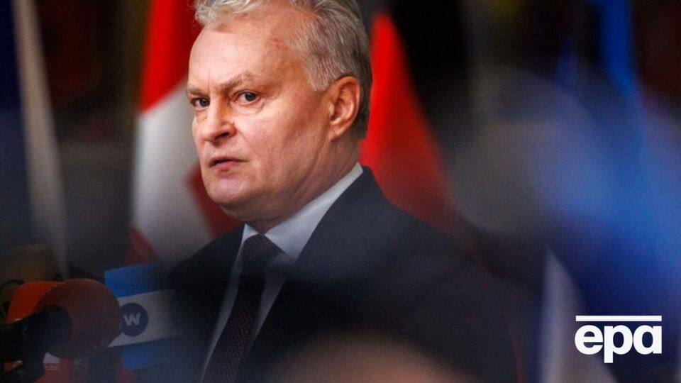 По словам Науседы, так называемая бомба "будет постоянно взрываться"