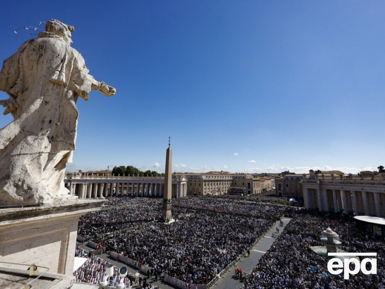Попрощатися із Франциском прийшли десятки тисяч людей