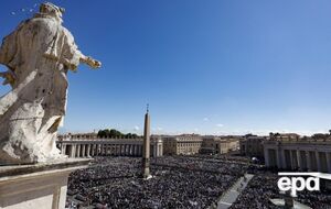 Попрощаться с Франциском пришли десятки тысяч человек