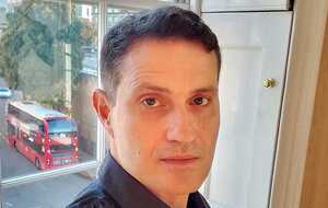 Сеитаблаев в 1989 году с семьей переехал в Крым